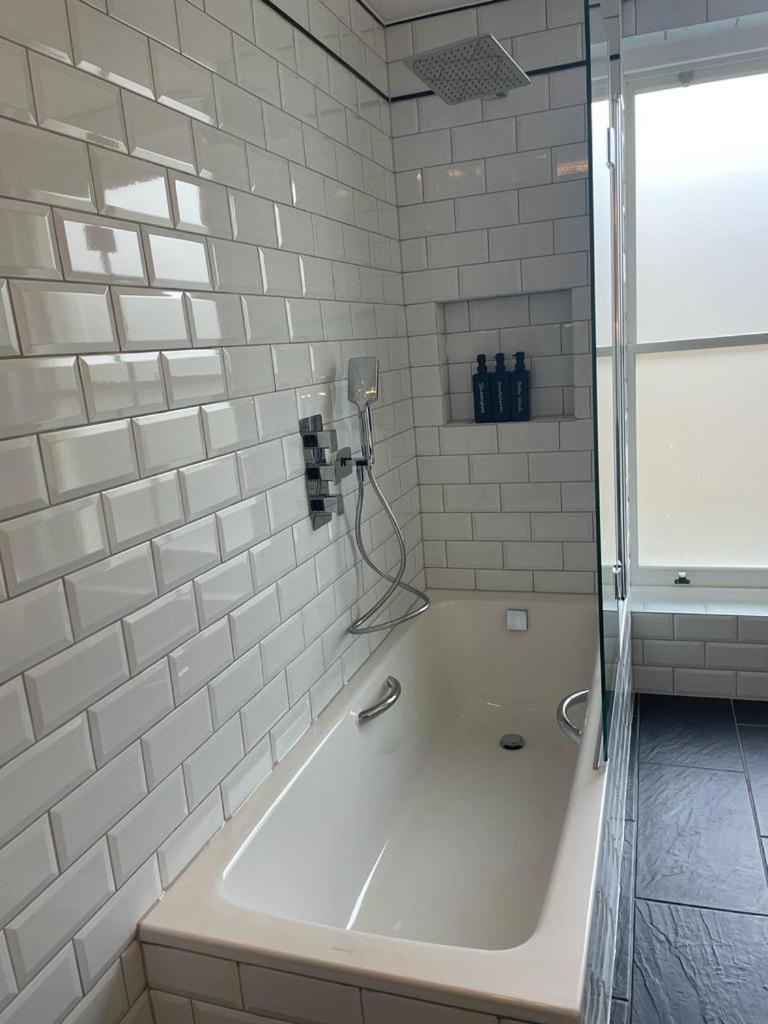 Luxury Apartment In Belsize Park London Bagian luar foto