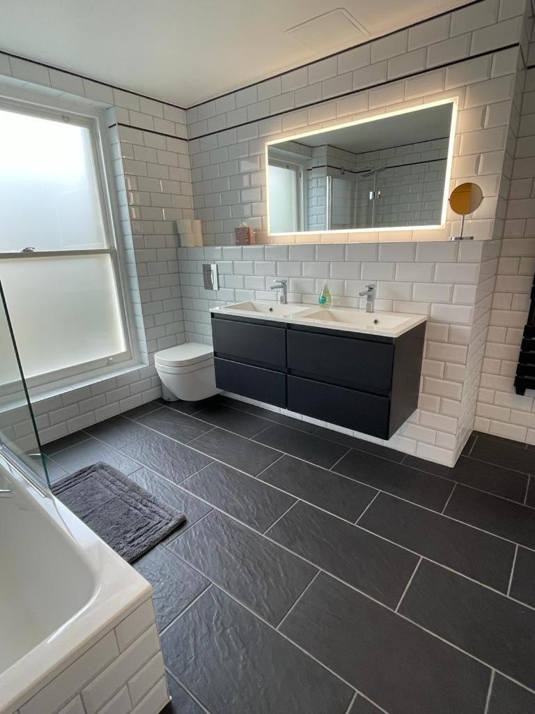 Luxury Apartment In Belsize Park London Bagian luar foto