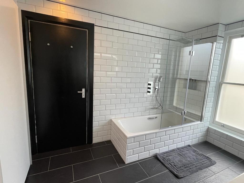 Luxury Apartment In Belsize Park London Bagian luar foto