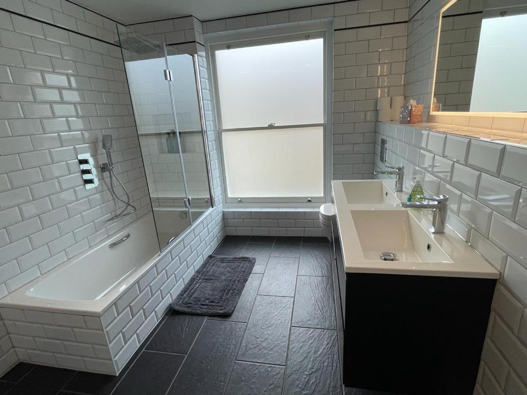 Luxury Apartment In Belsize Park London Bagian luar foto